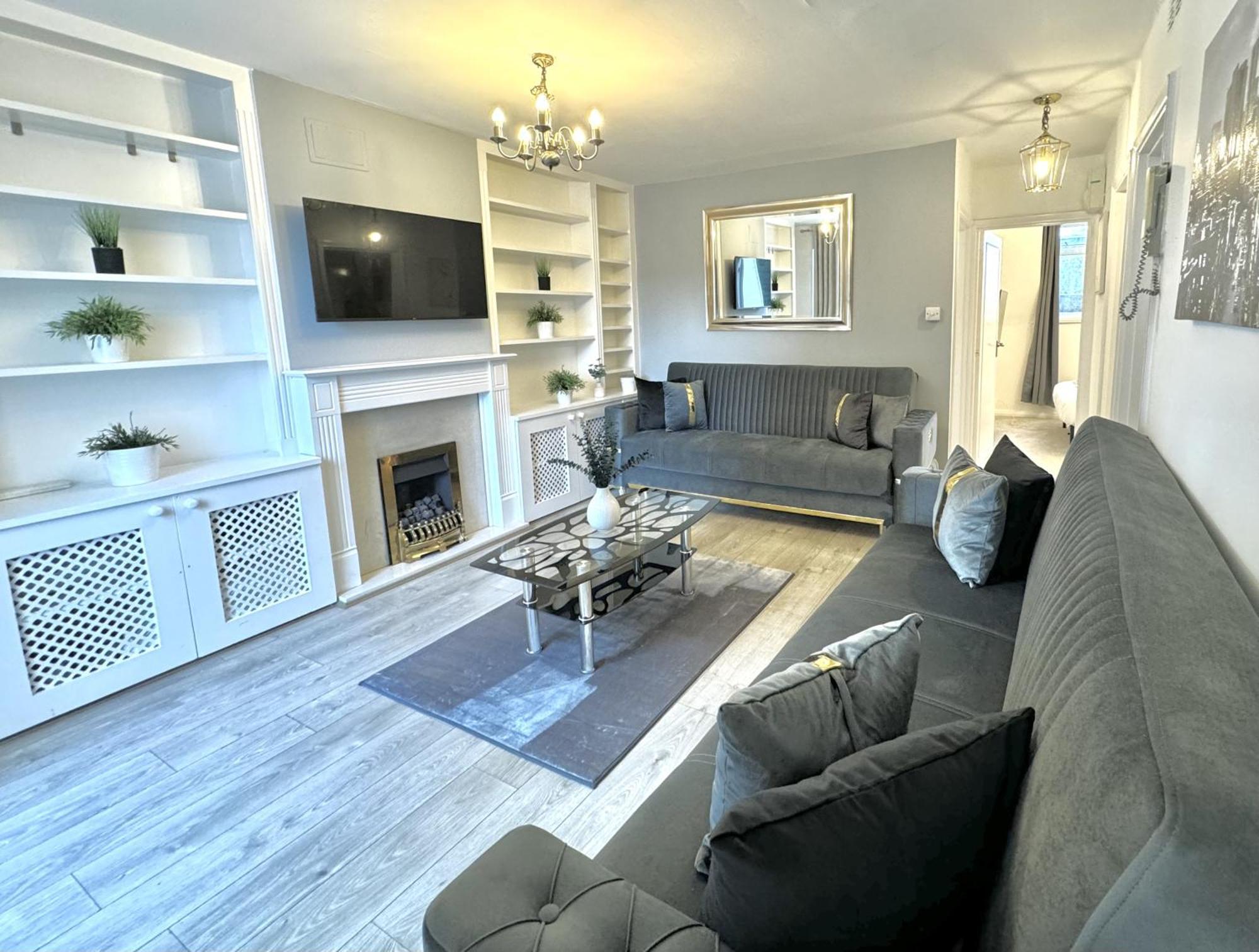 Newly Renovated Kensington 2 Bedroom Apartment With Balcony Near Harrods Sleeps 6, 2 Min Walk From Station Лондон Екстер'єр фото