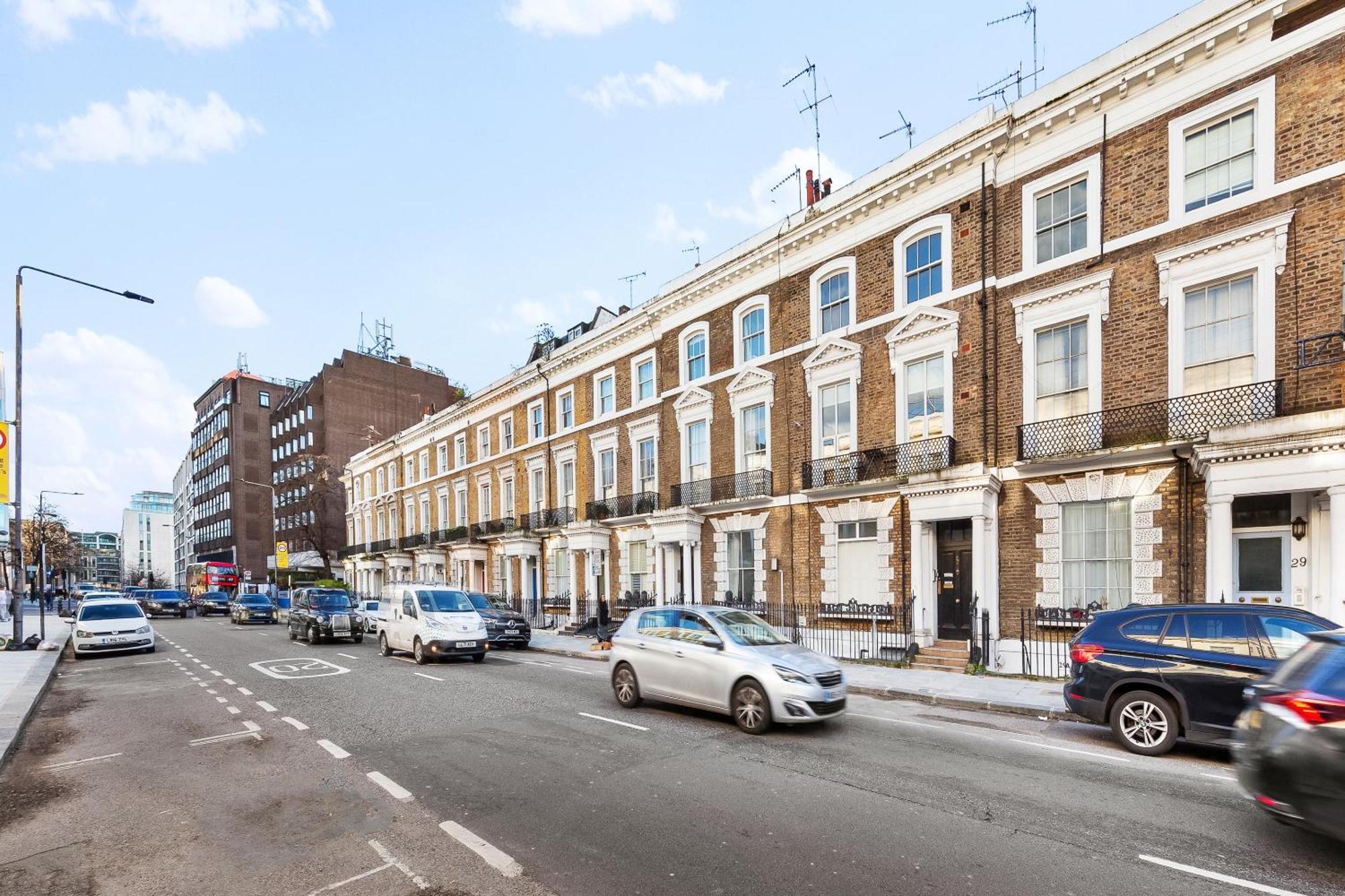 Newly Renovated Kensington 2 Bedroom Apartment With Balcony Near Harrods Sleeps 6, 2 Min Walk From Station Лондон Екстер'єр фото