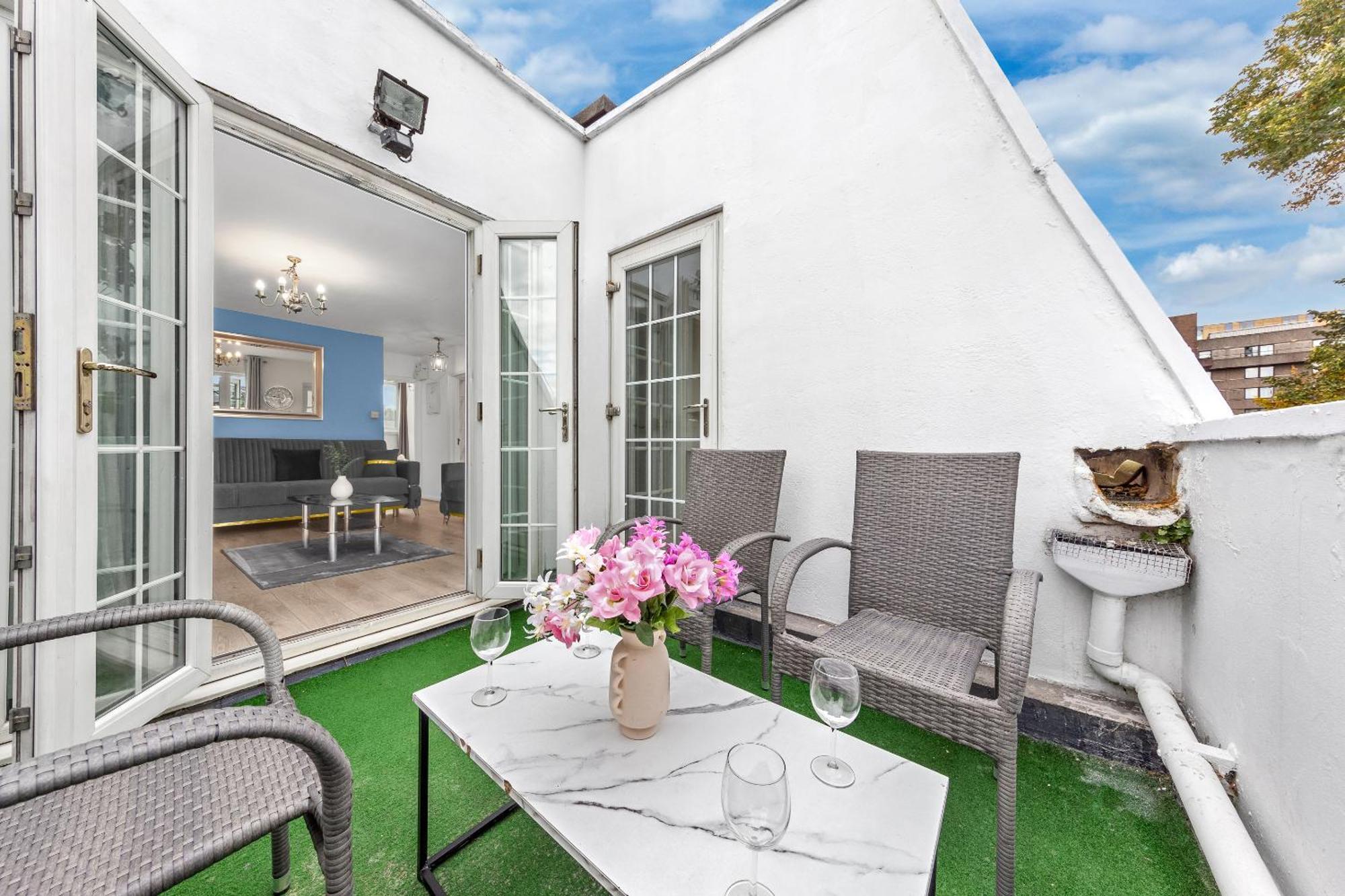 Newly Renovated Kensington 2 Bedroom Apartment With Balcony Near Harrods Sleeps 6, 2 Min Walk From Station Лондон Екстер'єр фото